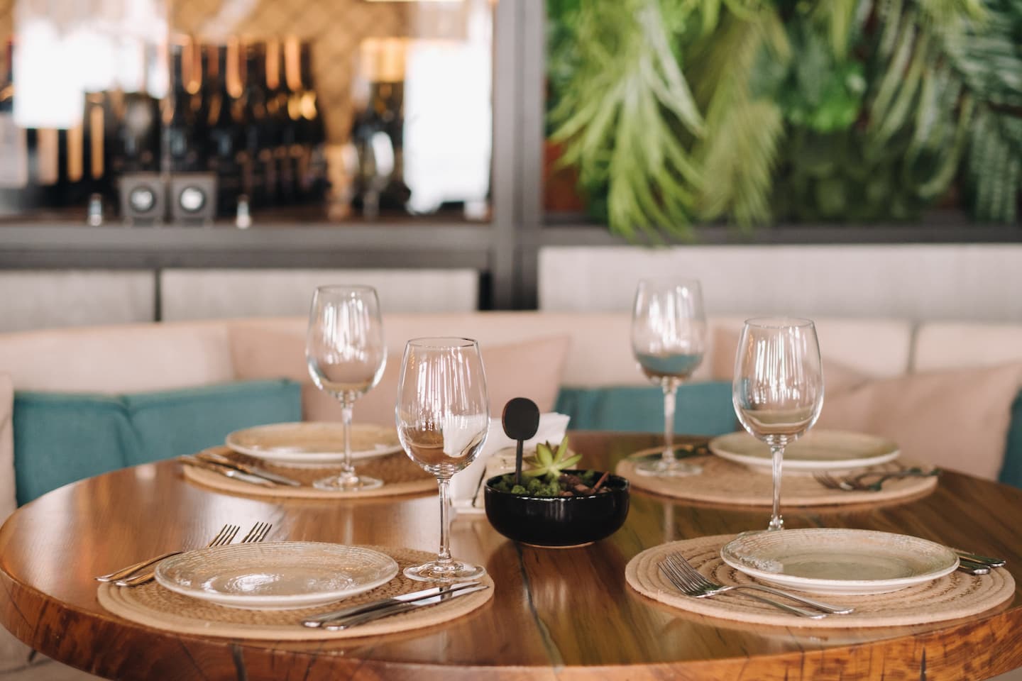 empty-dishes-and-cutlery-on-the-table-in-the-resta-UTSQWMK.jpg